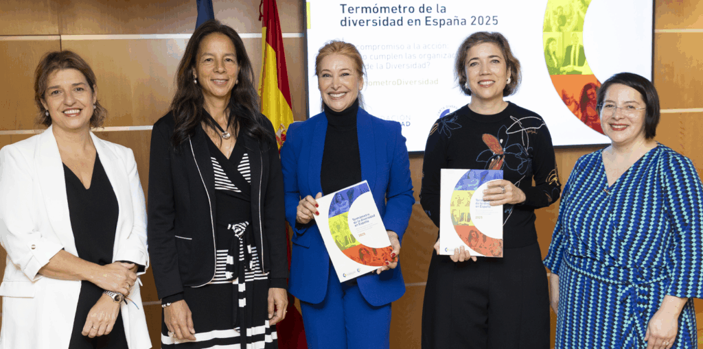 Imagen del equipo de Fundación Diversidad en la presentación del informe.